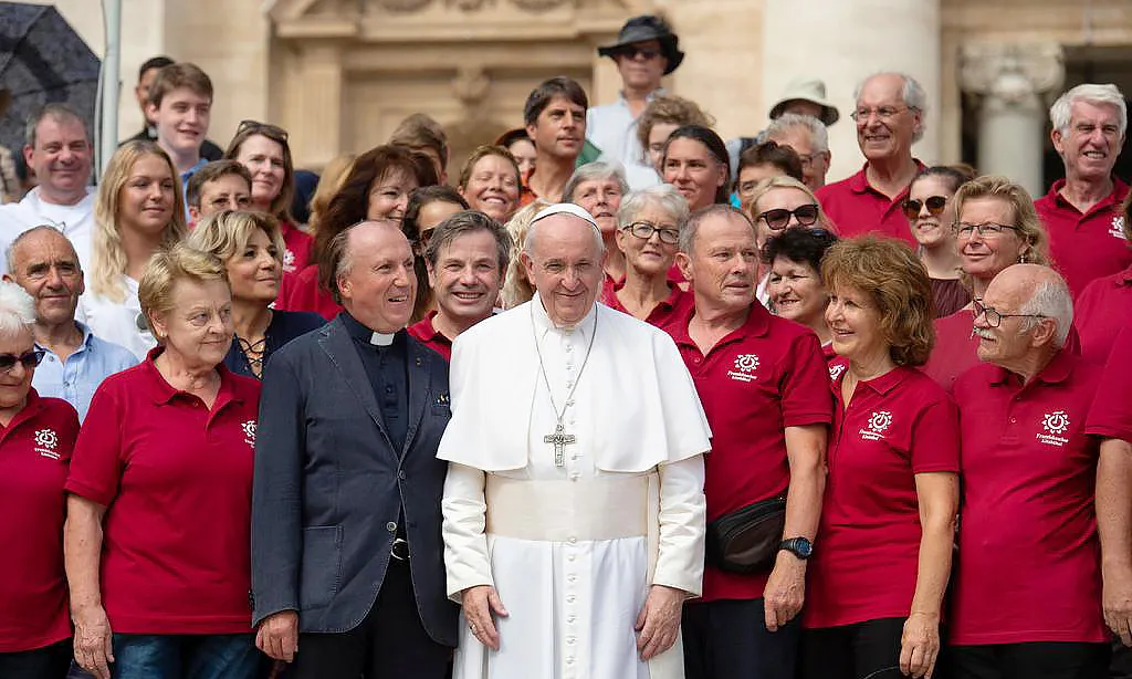 Papst mit Pfarrer Struzynski