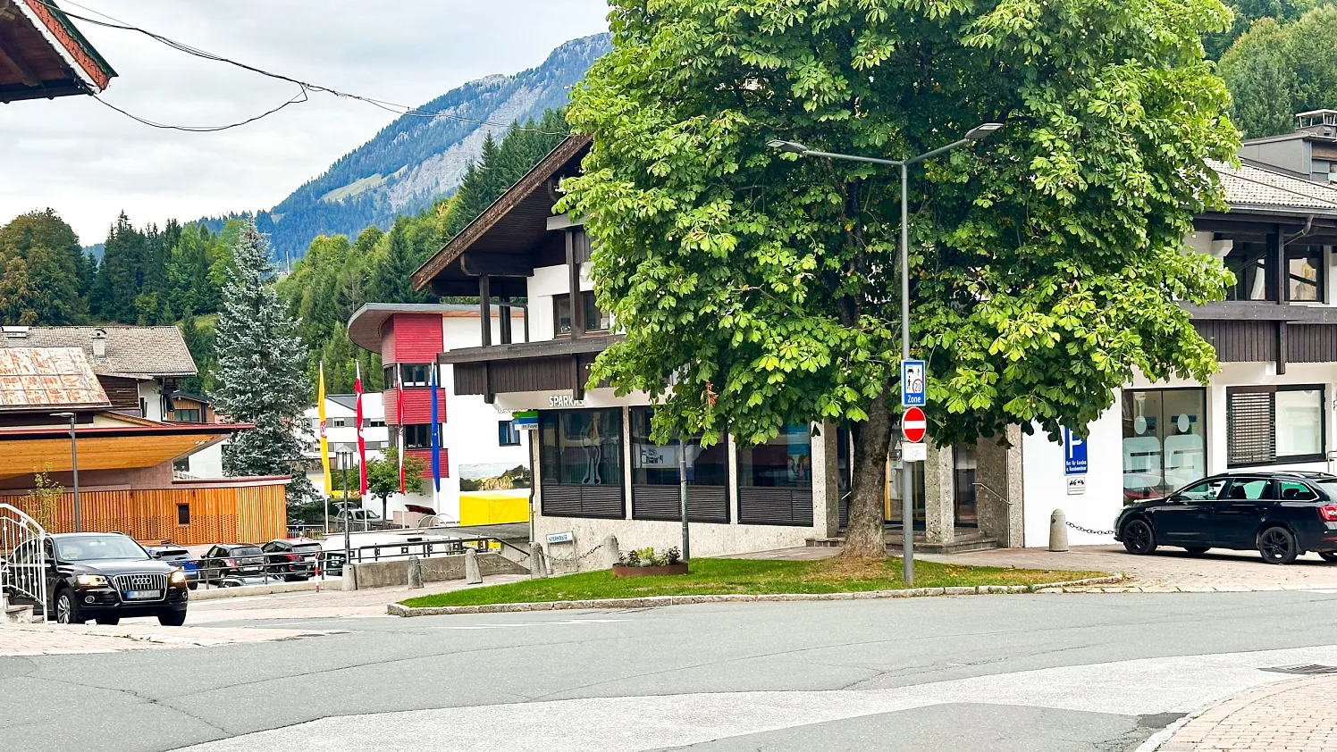 Sparkassenplatz Fieberbrunn_Neumair