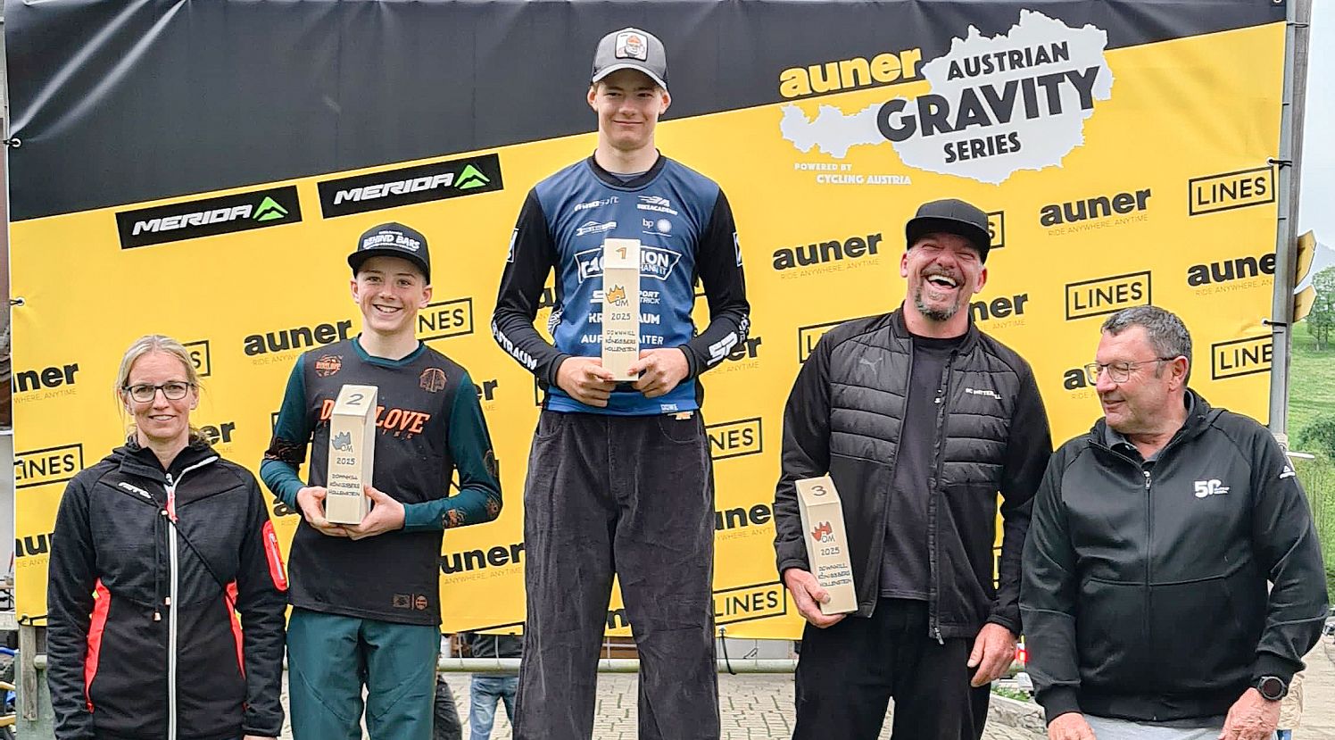 Strahlende Gesichter nach dem erfolgreichen Rennwochenende der Downhiller
im Bikepark Königsberg in Niederösterreich