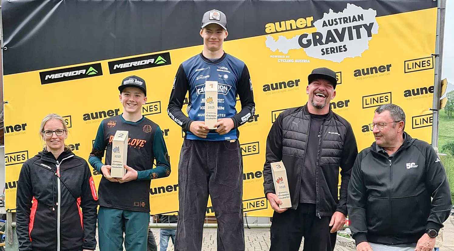 Strahlende Gesichter nach dem erfolgreichen Rennwochenende der Downhiller
im Bikepark Königsberg in Niederösterreich