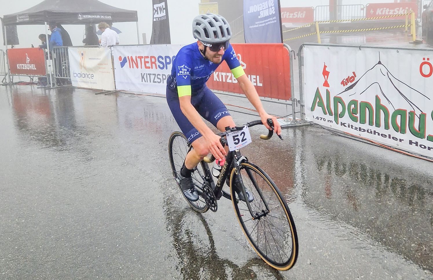 Trotz des Wetters zeigten die Athleten ihre ganze Klasse