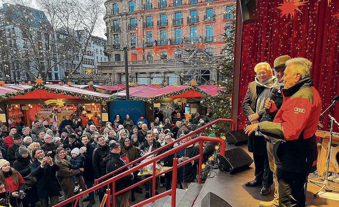 Weihnachtsbaum in Koeln_48_2025_Felix Obermoser