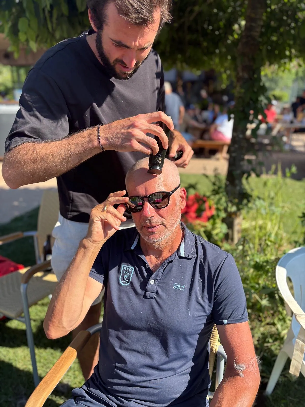 Wettschulden sind Ehrenschulden, wie Präsident Markus Bodner beweist