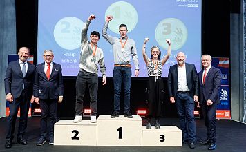 54942952220-9765728c32-k-2