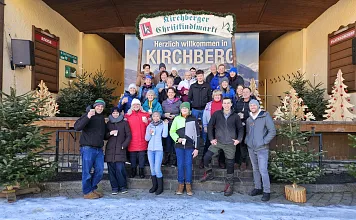 a-christkindlmarkt-gruppe-quer-06-2026-kaufmannschaft-kirchbrerg-reith-2