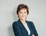 Claudia Höller Vorständin Hypo Tirol