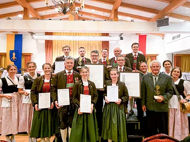 a_Aurach_23_2025_BMK