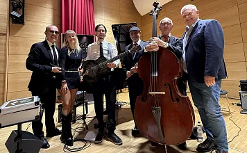 Boogie Kathi &amp; the muddy Bluesmen nach dem Konzert mit Sepp Obermoser_52_2025_Bianca Riegel.webp