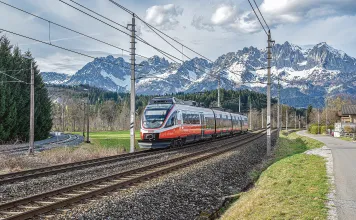 cityjet-vor-dem-wilden-kaiser-obb-florianpirnbacher-10