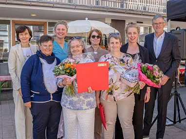 Ehrung langjaehriger Mitarbeiterinnen im Altenwohnheim Kitzbuehel