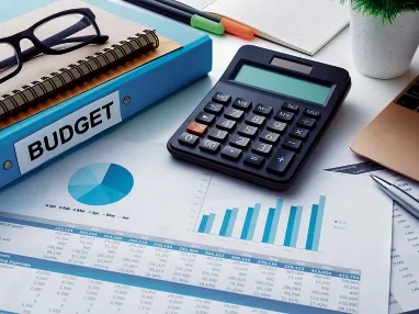 financial-and-budget-planning-with-chart-report-113685937-von-thanksforbuying-4