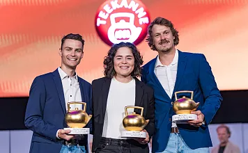 Goldene Teekanne