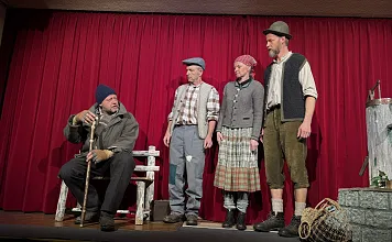 HB Kitzb_Das Glück erscheint den 3 Vagabunden_02_2026_Riegel