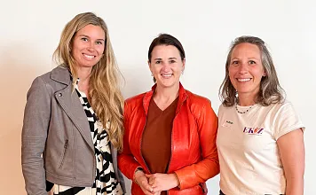 Sabine Burger, Landesrätin Astrid Mair und Miriam Steiger