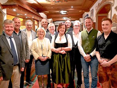 Schwergewichtseisschuetzen_Ehrengäste_13_2025_Monika Pletzer.webp