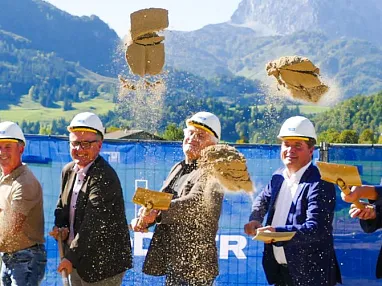 Spatenstich_Bauhof.JPG