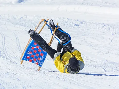 spektakularer-sturz-beim-rodeln-126815141-von-arochau-4