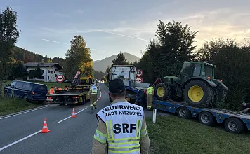 Verkehrsunfall Gundhabing Traktor Feuerwehr Kitzbühel