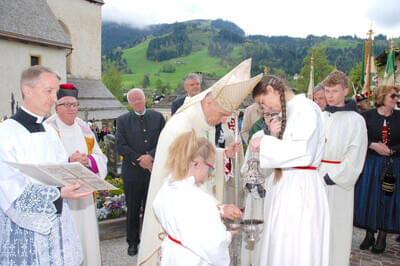 Besuch von Erzbischof Georg Gänswein Bild 8