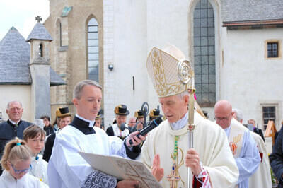 Besuch von Erzbischof Georg Gänswein Bild 10