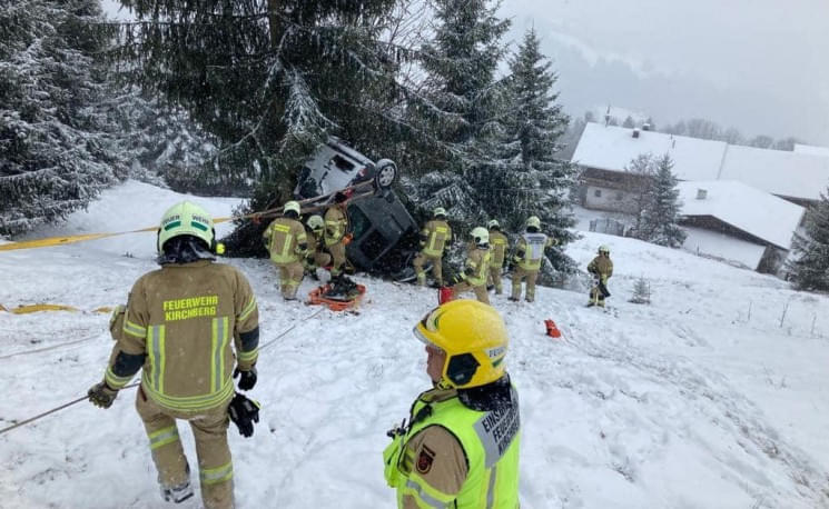 Verkehrsunfall-mit-Eigenverletzung-in-Kirchberg