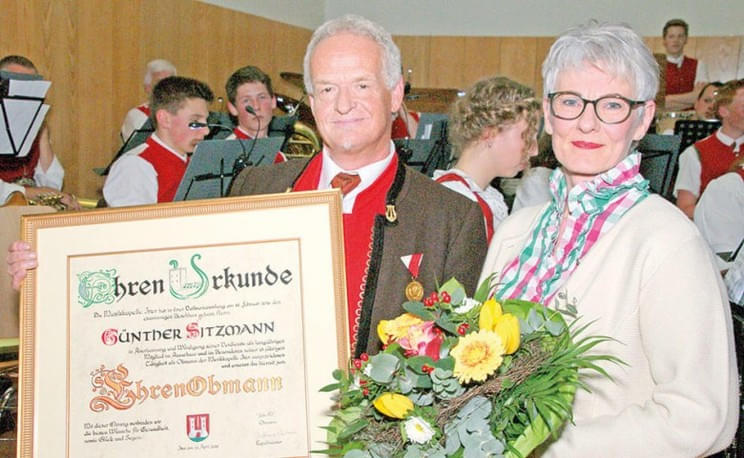 Fruehlingsmusik-fuer-Ehrenobmann